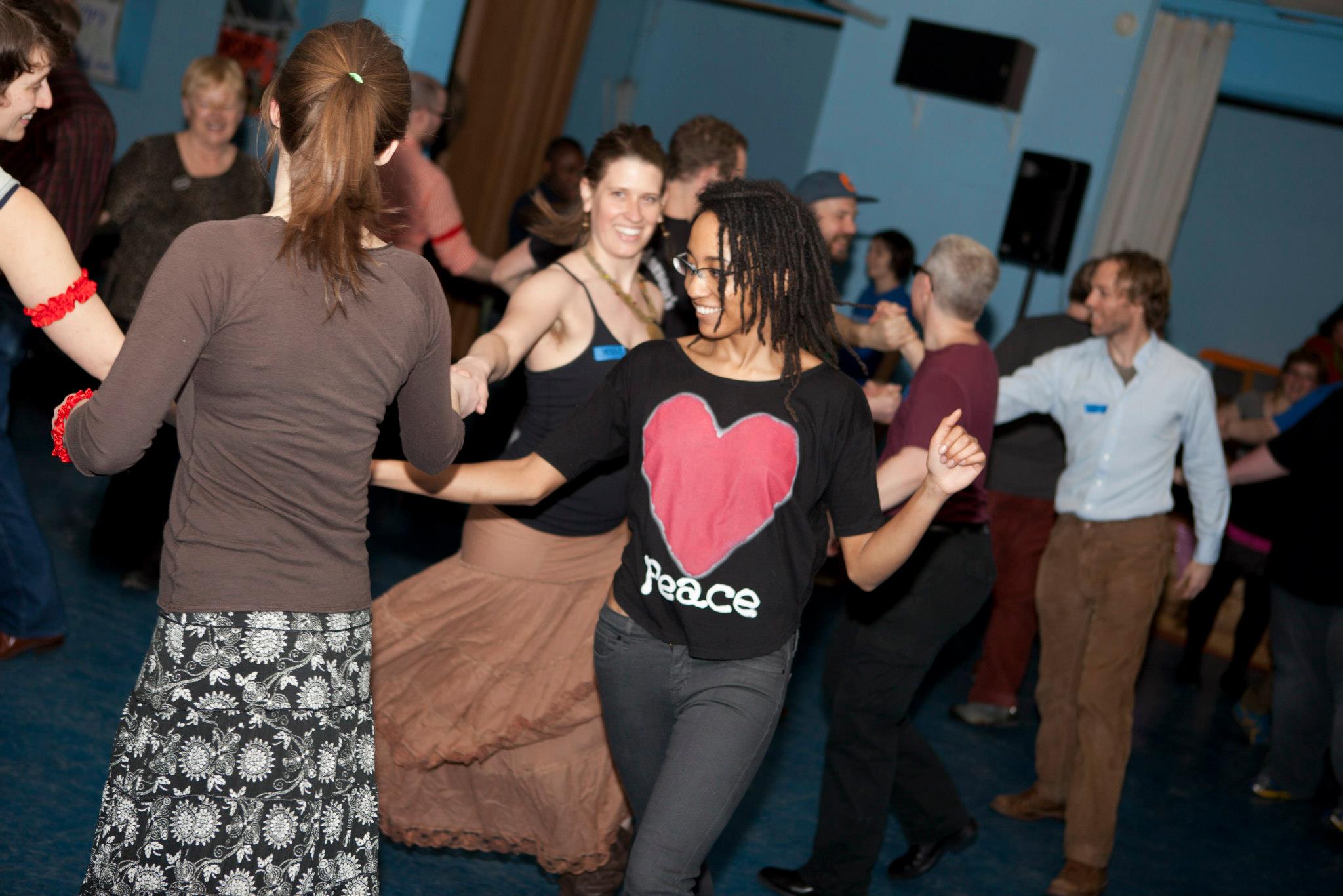 Queer Contra Chicago